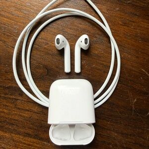 Apple Airpods 2nd Generation with Charging Case & Cord